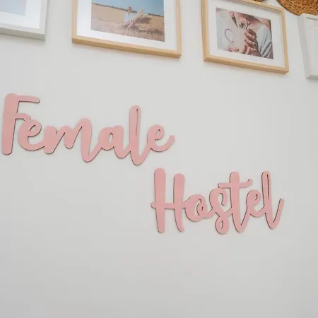 Female * Distrito de Faro