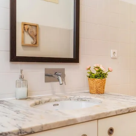 Female Hostal Distrito de Faro