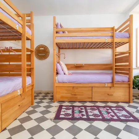 Female Hostal Distrito de Faro