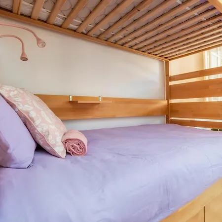 Female Hostal Distrito de Faro