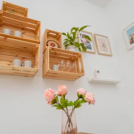 אכסניה Female פארו