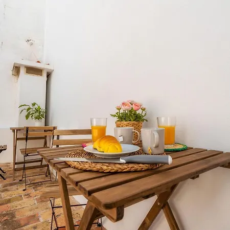 Female Hostel Faro