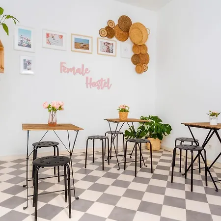 Female Hostel Faro