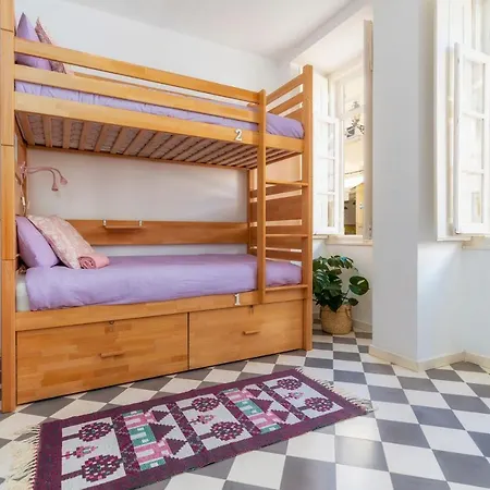 Hostel Female *